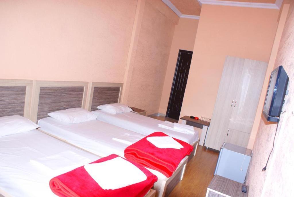 באטומי Hotel Vakhtanguri מראה חיצוני תמונה