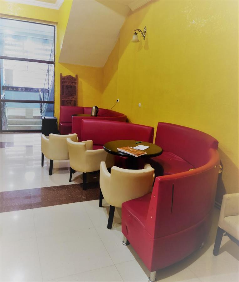 באטומי Hotel Vakhtanguri מראה חיצוני תמונה