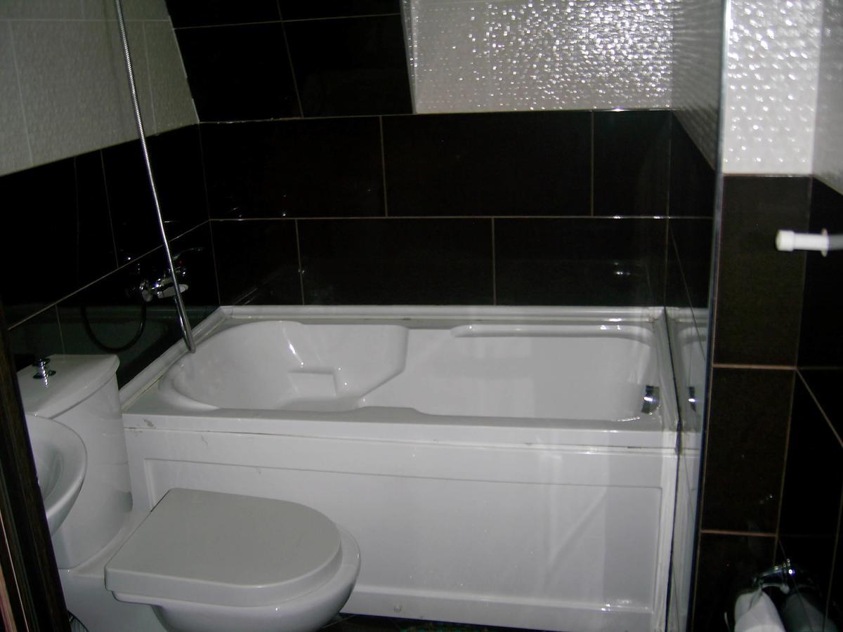 באטומי Hotel Vakhtanguri מראה חיצוני תמונה