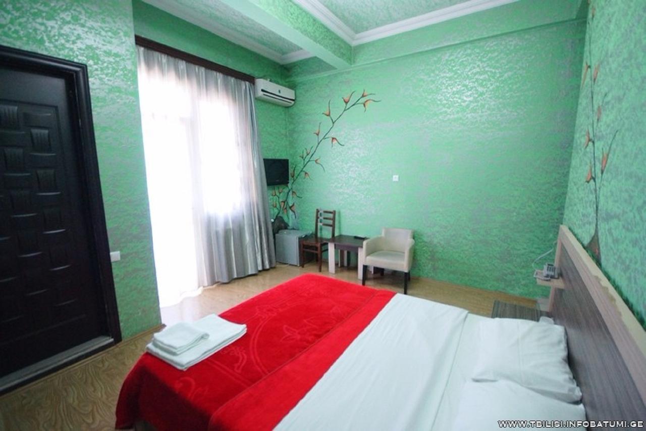 באטומי Hotel Vakhtanguri מראה חיצוני תמונה